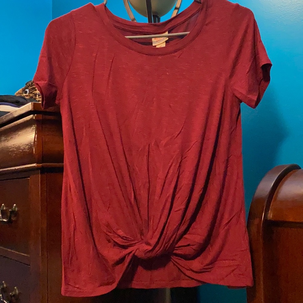 Mossimo burgundy T-shirt